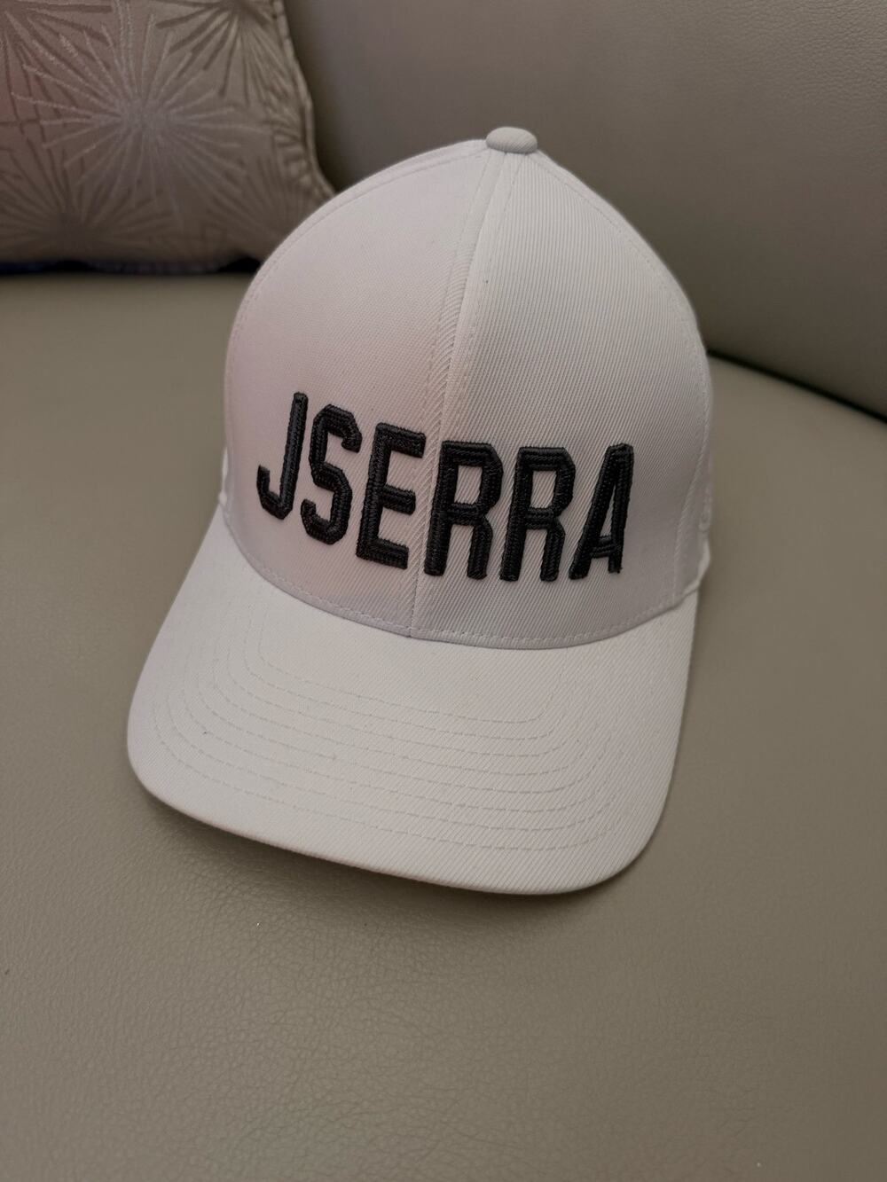 JSERRA NWT White Cap G/Force